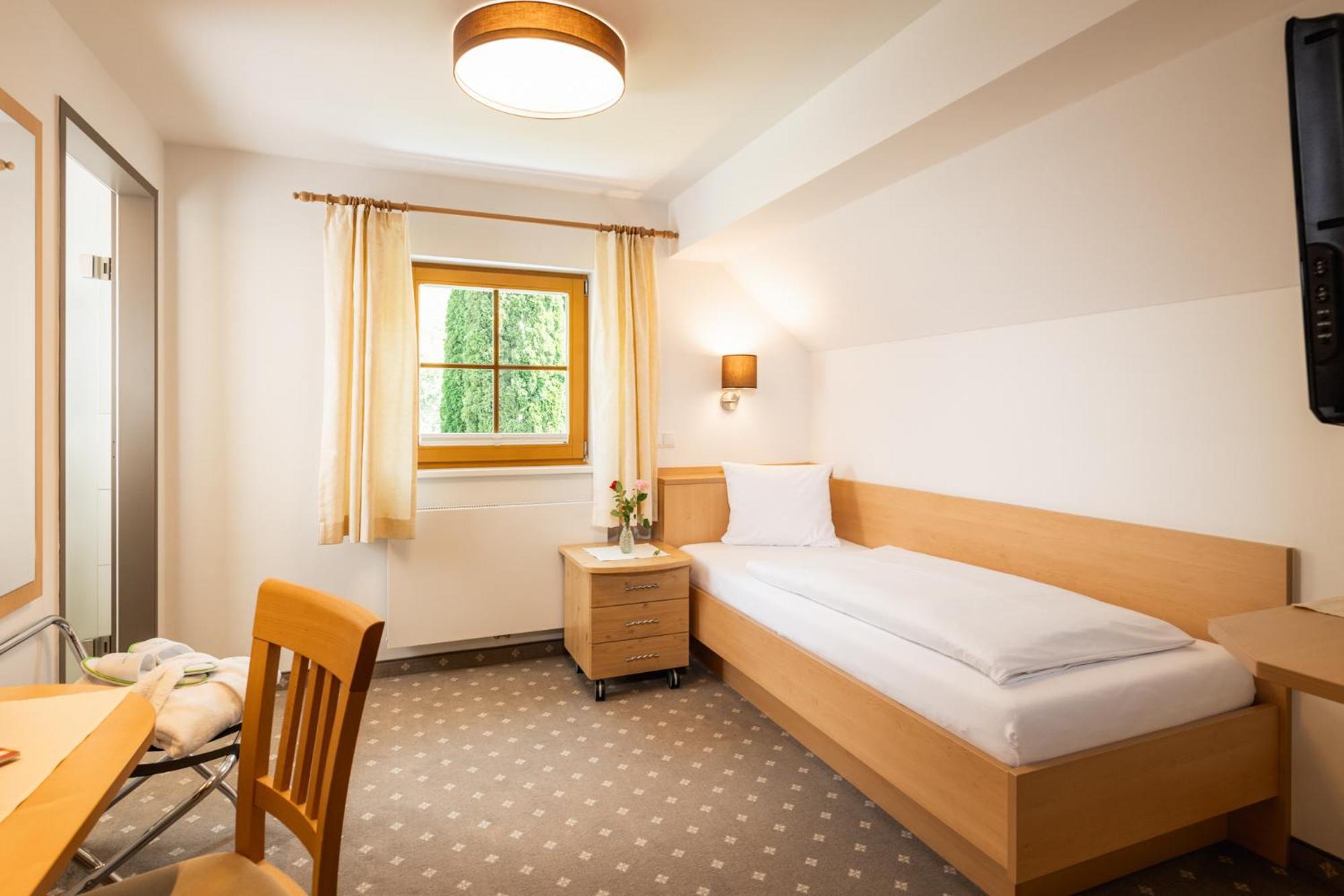 Landhotel Stofflerwirt Sankt Michael im Lungau Exterior photo