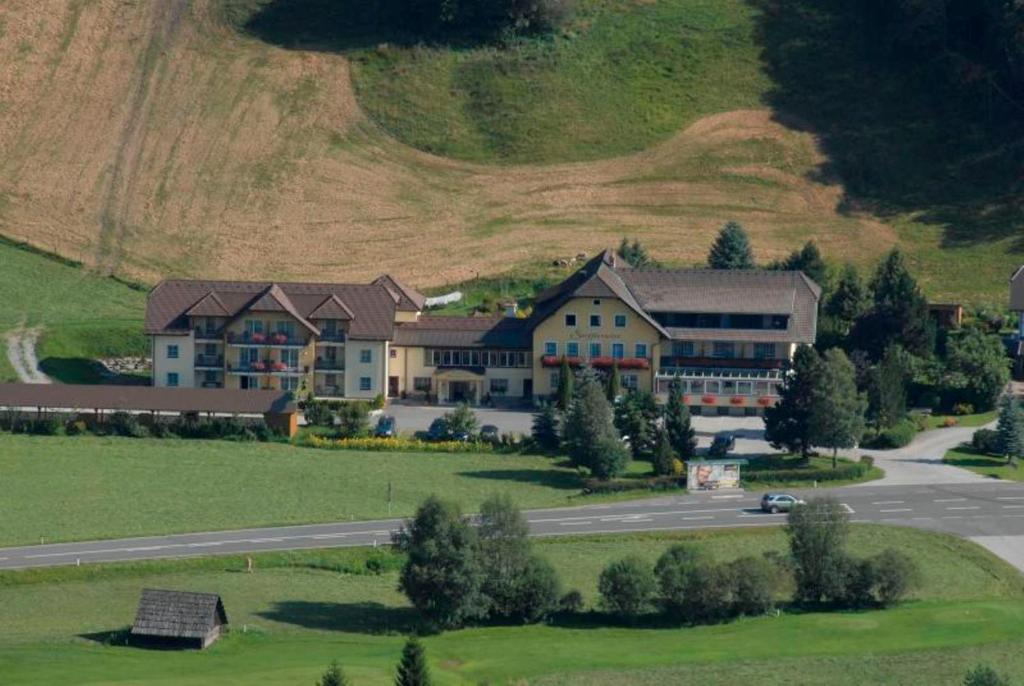 Landhotel Stofflerwirt Sankt Michael im Lungau Exterior photo